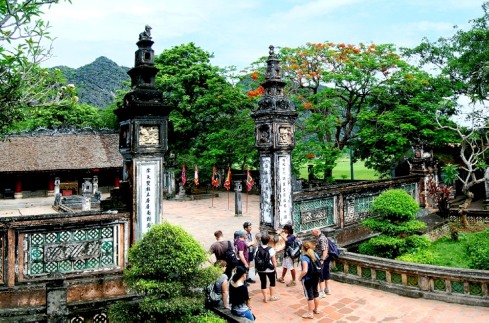 The temples are relatively close to each other